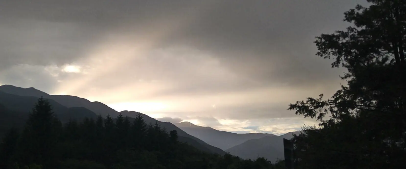 山の画像